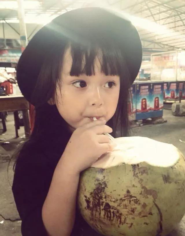 刘楚恬一家三口，小芈月刘楚恬人气不输孙俪