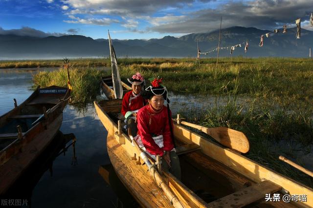 摩梭人走婚习俗，白天各自生活晚上才能相聚