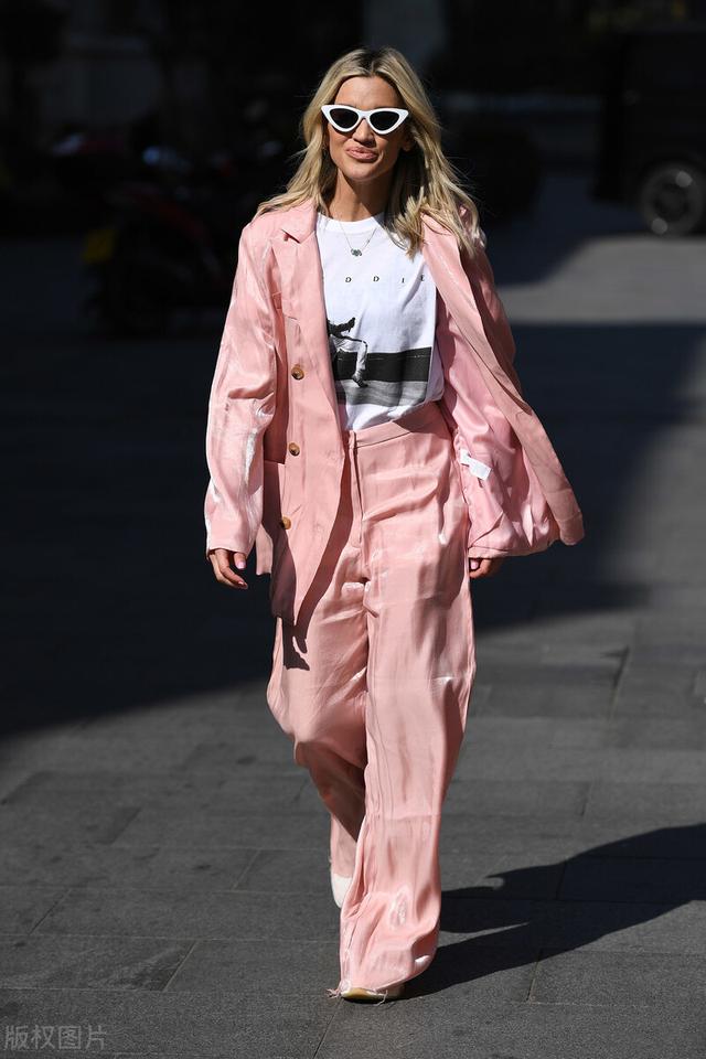 粉色配黑色好看么，粉色如何和黑色搭配（那是你不会搭配）