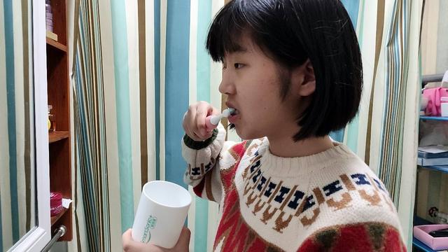 电动牙刷怎么充电，各种电动牙刷的充电方式