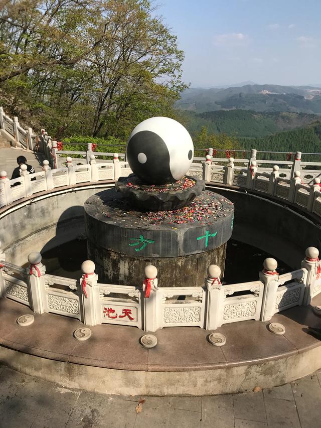 本溪关门山好还是千山好，山城本溪九鼎铁刹山值不值得去