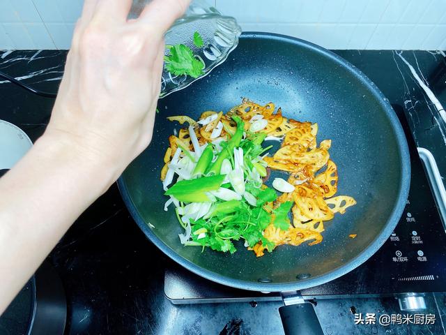 莲藕怎么炒才好吃，莲藕怎么炒来吃最好吃