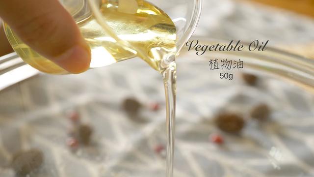 平底锅手工蛋卷的制作酥脆香甜，2个鸡蛋1碗面粉教你做