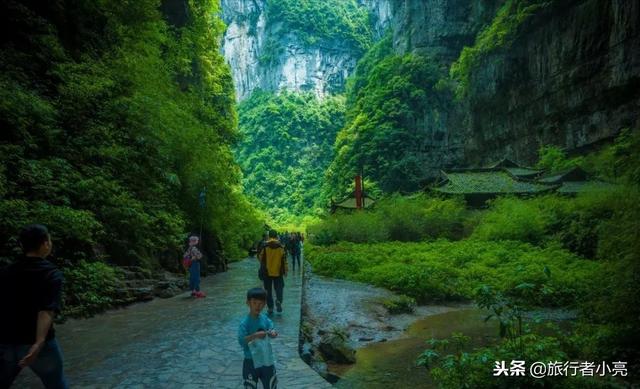 重庆旅游必去景点排名，重庆十佳旅游景点排行榜（重庆十个景点都值得一去）