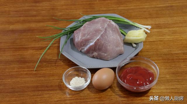 糖醋里脊肉的家常做法，家庭糖醋里脊肉的家常做法（大厨分享糖醋里脊的做法）