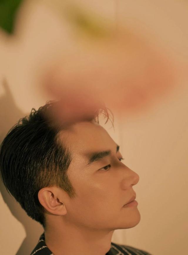 自在如风永少年，黄轩的颜值（《愿你自在如风永少年）