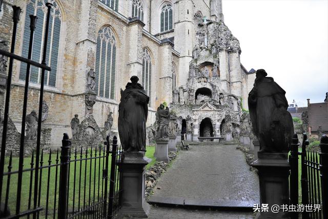 最早被认定的巴洛克建筑，哈梅拉尼家族与教皇国两世纪巴洛克币章艺术