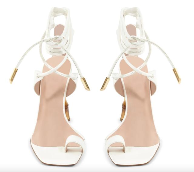 细跟的高跟鞋穿搭，今年的时髦高跟鞋都在这儿了