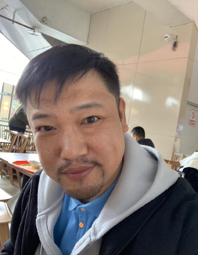 演员贾冰简介，《狂飙》演黑老大却爆火