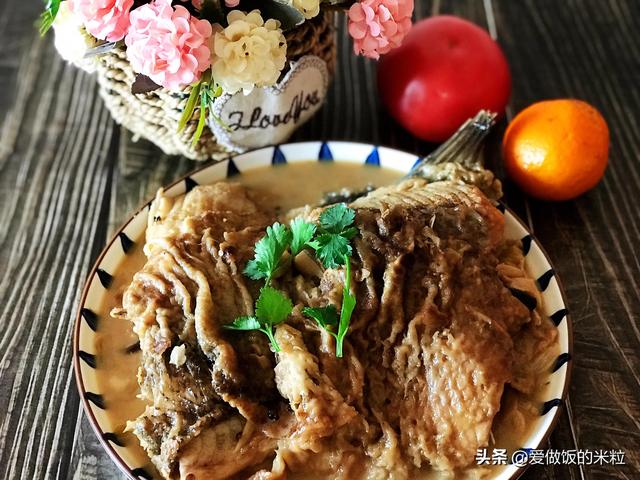 家常炖鲢鱼怎么做好吃，这样炖鱼不粘锅