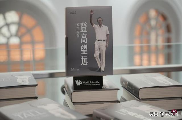 李光耀简介资料，吴作栋传记讲述如何走出李光耀影子
