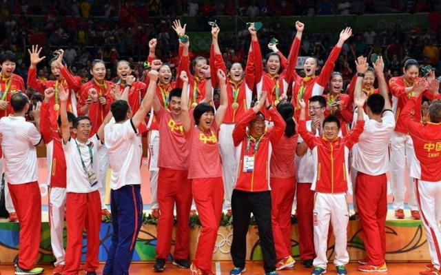唐功红夺冠韩国队员，舍命举起182.5公斤夺金牌