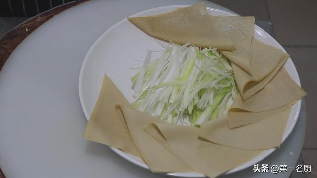 京酱肉丝用什么肉，正确的京酱肉丝做法（这才是京酱肉丝）