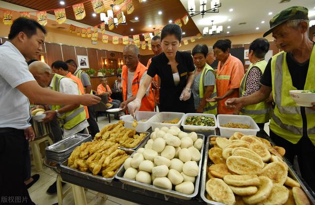 开早餐店赚钱吗，早餐店面一年能赚20万（前妻嫉妒得眼睛发红）