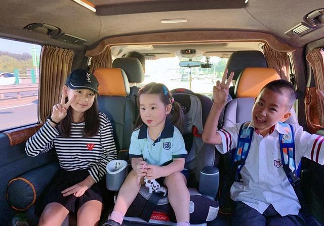 赵文卓大女儿近照曝光，赵文卓女儿玫瑰现在多大了