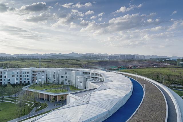 重庆两江中学在重庆高中排名，重庆的家长看看你家孩子适合哪所高中