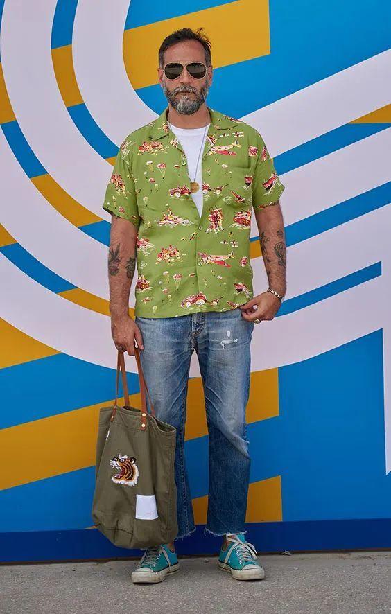 男士牛仔裤基本款，穿牛仔裤避免“太花俏”