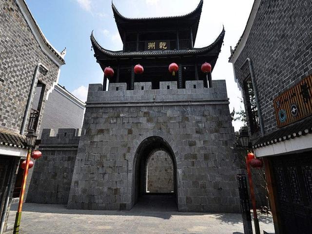 张家界凤凰古城自助游攻略，湖南周边张家界-凤凰古城七日游攻略来啦