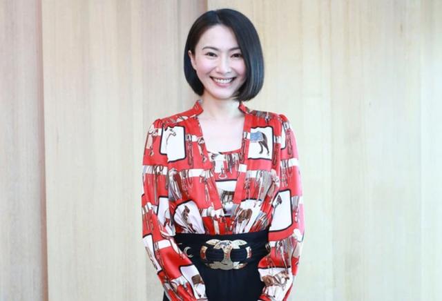 66岁老戏骨萧大陆被曝登记结婚，侯怡君身高（相差23岁被指“父女恋”）