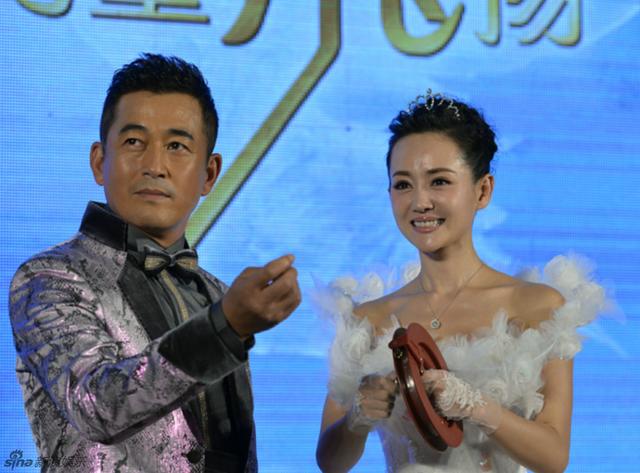 王志飞的三次婚姻，相恋三天娶小15岁张定涵