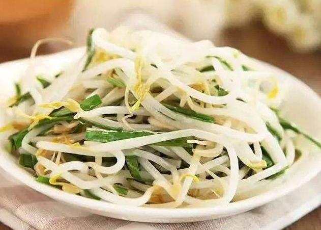 豆芽焯水几分钟熟，豆芽需要焯水几分钟再炒（看看厨师做菜时都放啥调料）