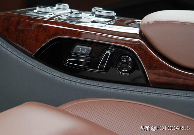 奥迪a8lw12，全新奥迪a8lw12评测（网友：看着比奔驰S气场足）