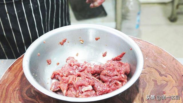 青椒炒牛肉怎么做，教你怎么做青椒炒牛肉