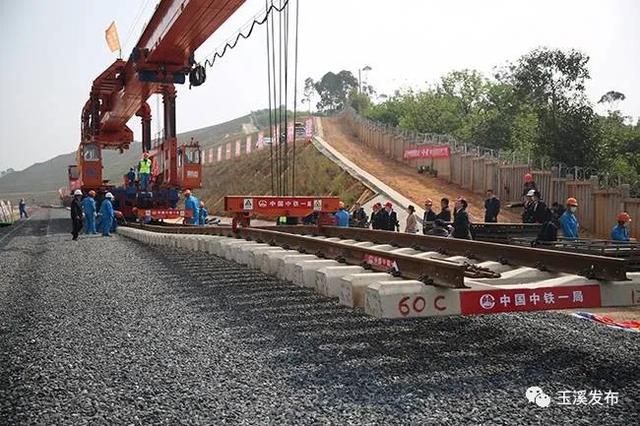 普洱至西双版纳动车什么时候通行，预计明年底通车