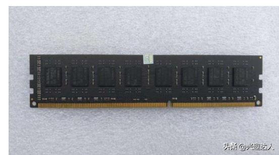 内存条16g和两条8g，电脑内存条双8g好还是双16g好