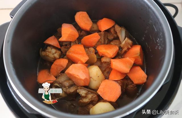 炖羊肉放料酒吗，炖羊肉最忌讳放的调料（调料不要乱放）