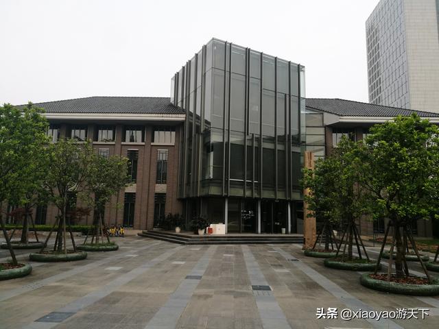 带你走一趟最美大学，中国最美的10所大学