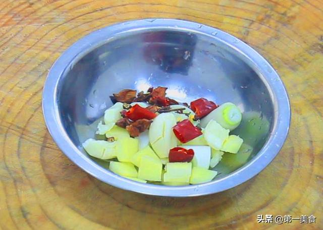 条子肉制作过程，厨师长教你做条子肉