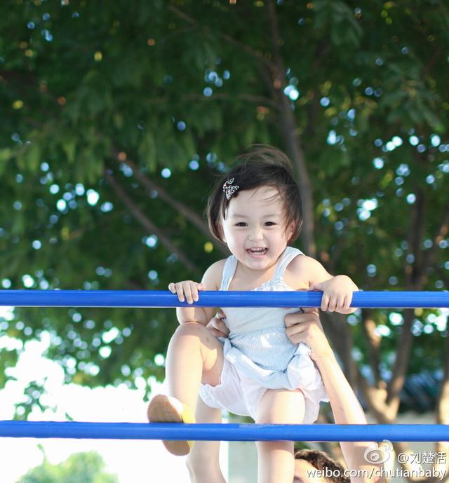 刘楚恬一家三口，小芈月刘楚恬人气不输孙俪