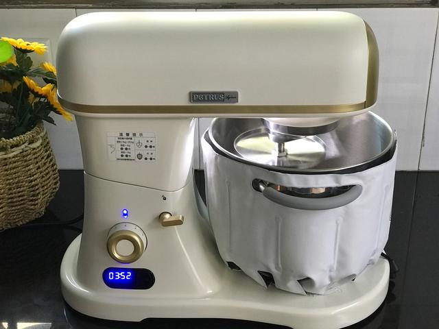 做面包的方法和配方简单易学，简单好看又好吃的小面包