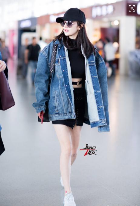 33岁杨幂身材还这么好，女神杨幂居然有大妈胸