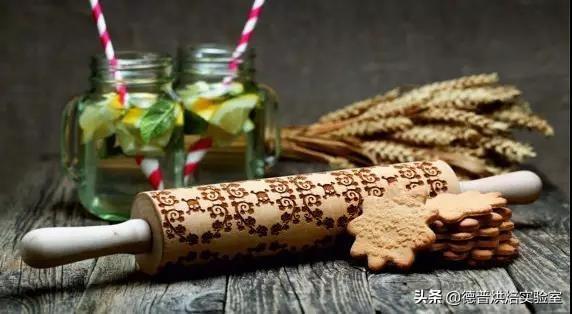 擀面杖如何制作，有时候擀面杖也能做出艺术甜品