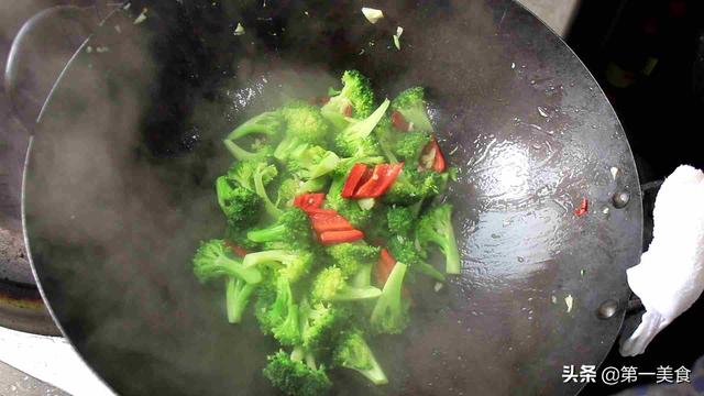 蒜蓉西兰花做法超级简单易学，厨师长教你做家常蒜蓉西兰花