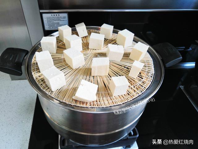 豆腐怎么做成绍兴腐乳，普通的一块豆腐