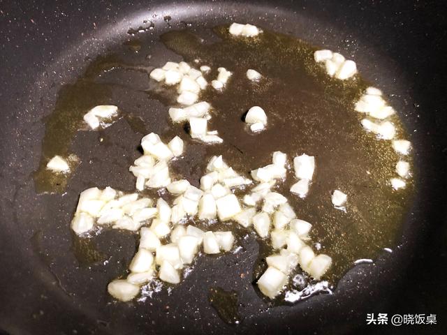 番茄酱焖豆腐家常做法，炖豆腐时加1碗料汁