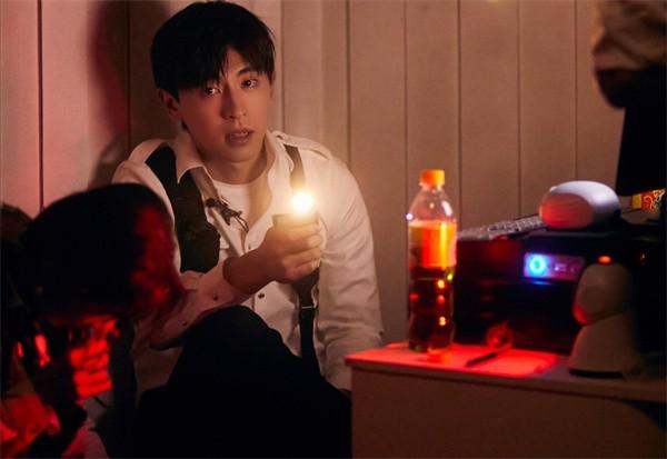 邓伦上过什么综艺，邓伦罕见地露面明显消瘦