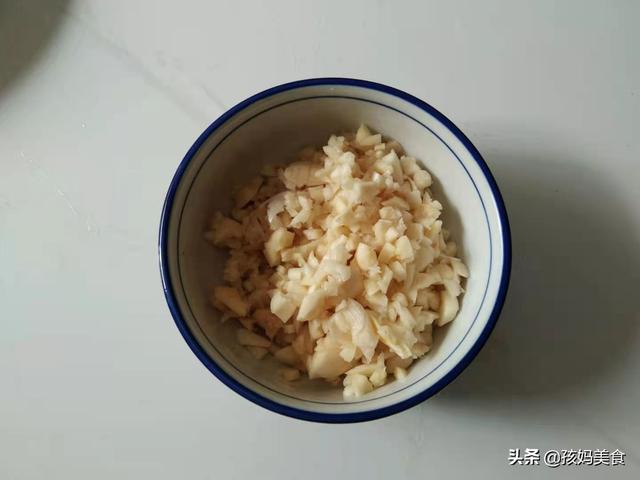 龙虾尾怎么做好吃蒜香的，龙虾尾新吃法自己在家做