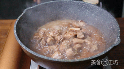 懒人版糖醋排骨，免油炸糖醋排骨的正宗做法（学会这道懒人版糖醋排骨）