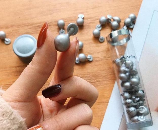 雅顿金胶跟银胶区别，伊丽莎白雅顿银胶