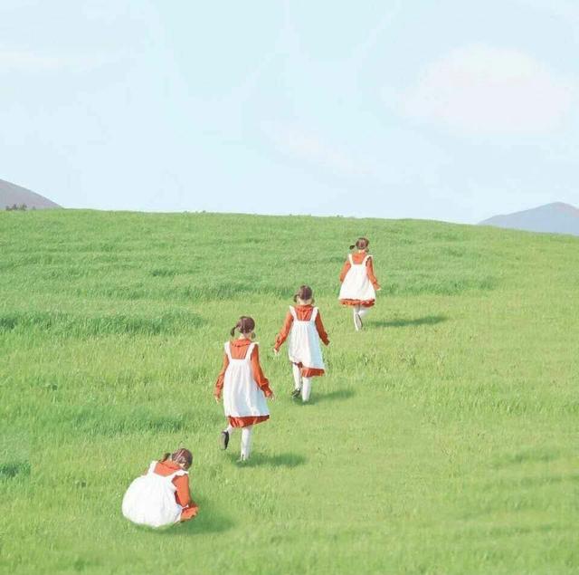 日月如移越少年，网易云热评四句