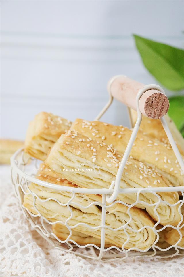 千层饼怎么做的，千层饼做法起层酥脆有秘诀（千层饼你这么做，不怕你不上瘾）