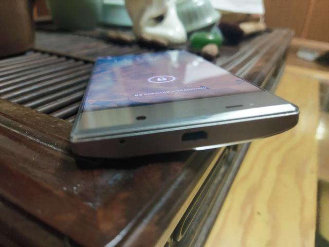 夏普aquoss2手机，这款夏普S2你觉得好看吗