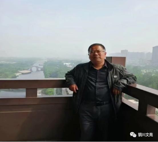 郝玉静疾风知劲草，疾风知劲草，智者必怀仁