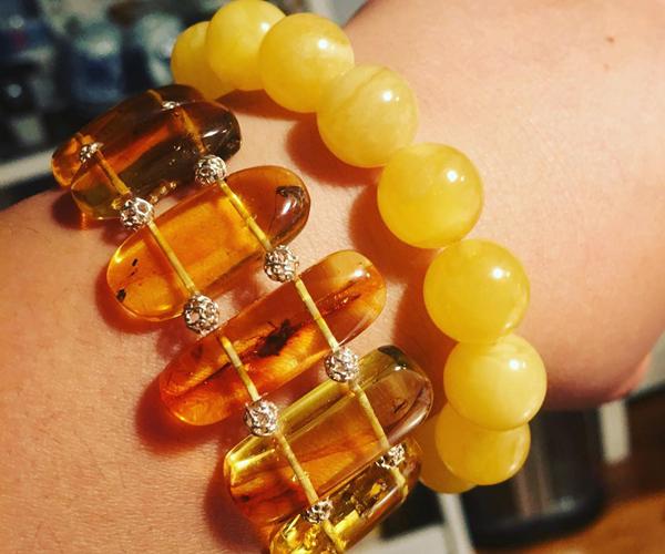 琥珀形成的条件，琥珀的形成过程和条件（琥珀形成需要哪些阶段）