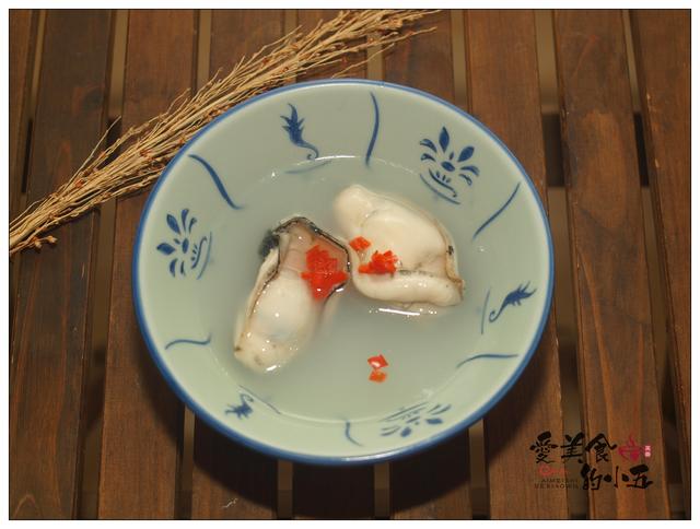 冻生蚝怎么做好吃，冻半壳生蚝的做法（老少皆宜鲜嫩多汁）