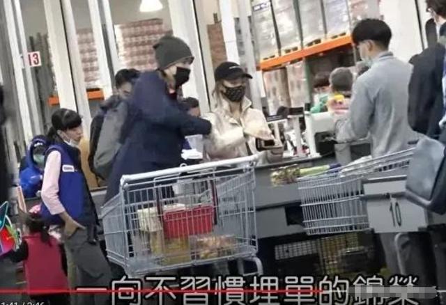 锦荣蔡依林恋爱6年要分手，双J恋夭折捧